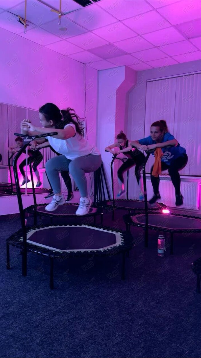 Jumping Fitness / Джампинг (фитнес на персональных батутах) (Дальпико холл)